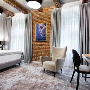 wawel-queen-hotel.krakowhotelspoland.com/